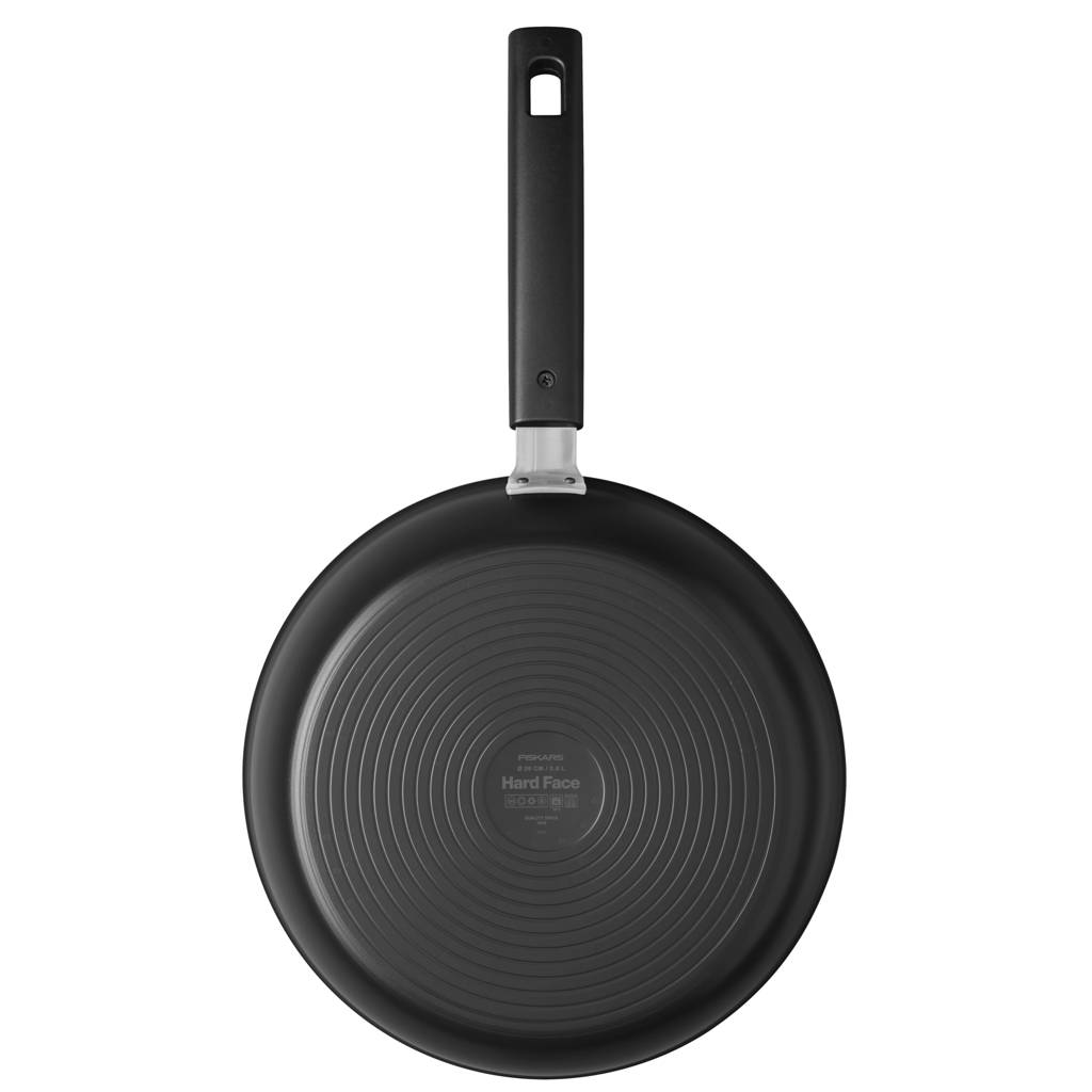 https://nowy.zarzadzanie-dajar.pl/media/catalog/product/1/2/123796_1052231_fiskars_hard_face_saute_pan_26cm_with_lid_environment_01_1x1_5_.jpg