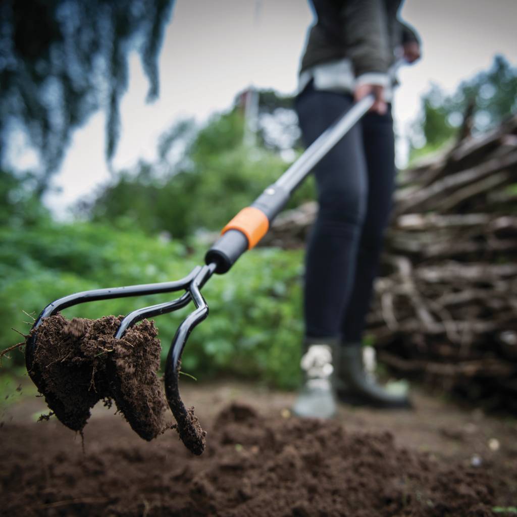 https://nowy.zarzadzanie-dajar.pl/media/catalog/product/5/9/5905568540423_-_fiskars_action_quikfit_cultivator_39_5_cm_1000680_3_.jpg