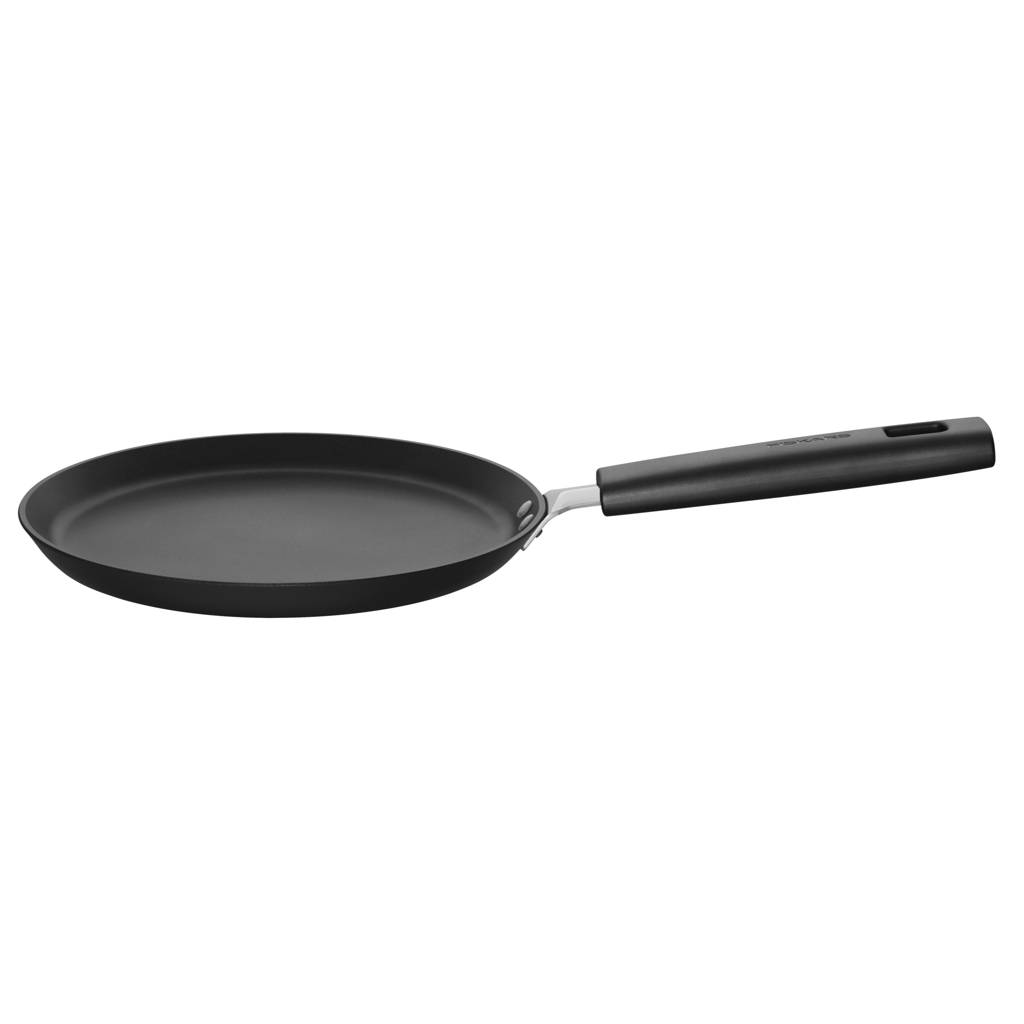 https://nowy.zarzadzanie-dajar.pl/media/catalog/product/9/1/91088_1052229_fiskars_hard_face_omelette_pan_22cm_action_01_1x1_5_.jpg